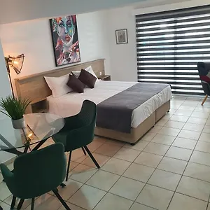 Apartman Bay, Lárnaka